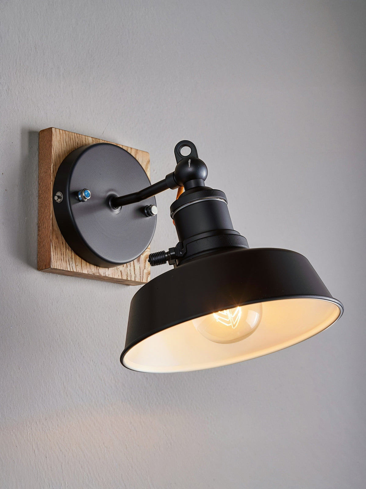 Wall Light with Wide Shade-2