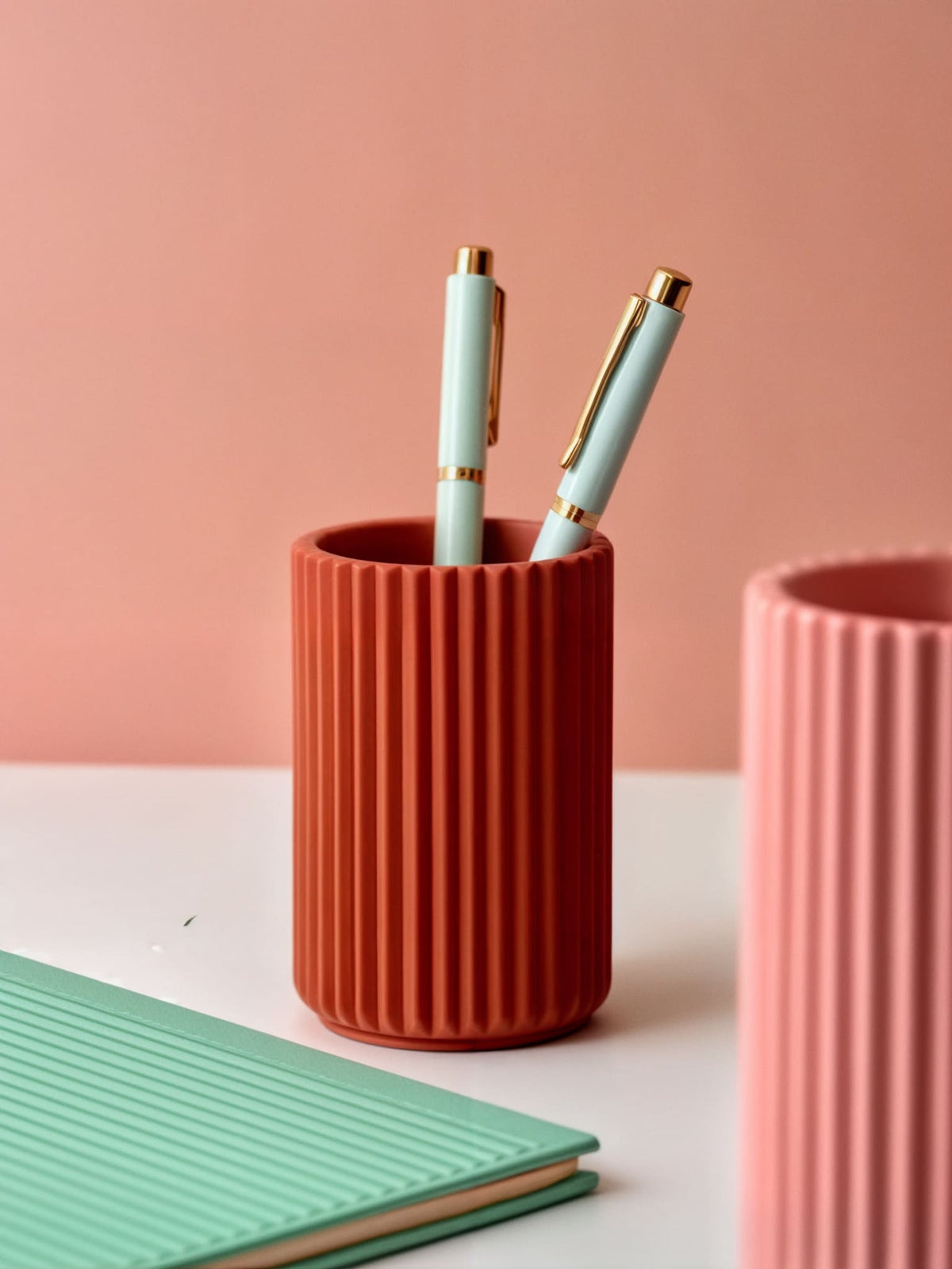 Ribbed Cylinder Pot